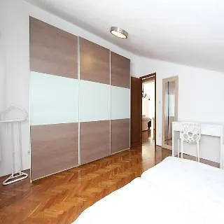 Petra 3* 罗维尼